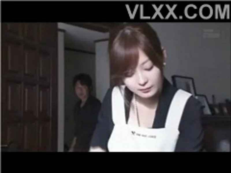 Anh xã đi công tác, vợ yêu ở nhà bị chồng mới cưới của chị gái cưỡng hiếp